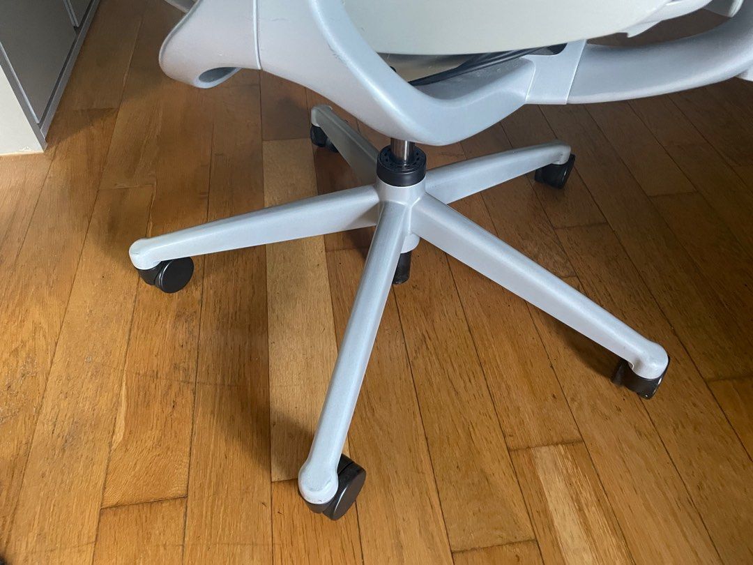 Zody Haworth desk chair, Furniture & Home Living, Furniture, Chairs on