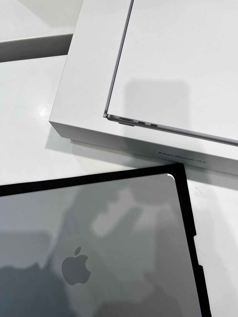 13-6-inch-macbook-air-m2-space-grey-computers-tech-laptops
