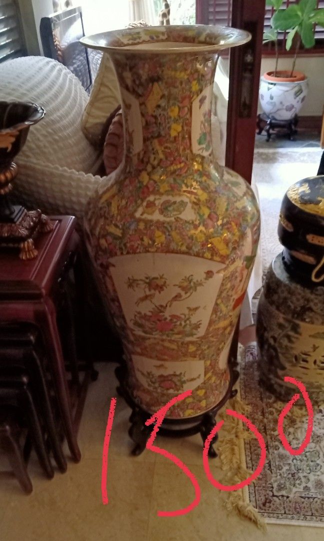 4 feet vases, Hobbies & Toys, Collectibles & Memorabilia, Vintage