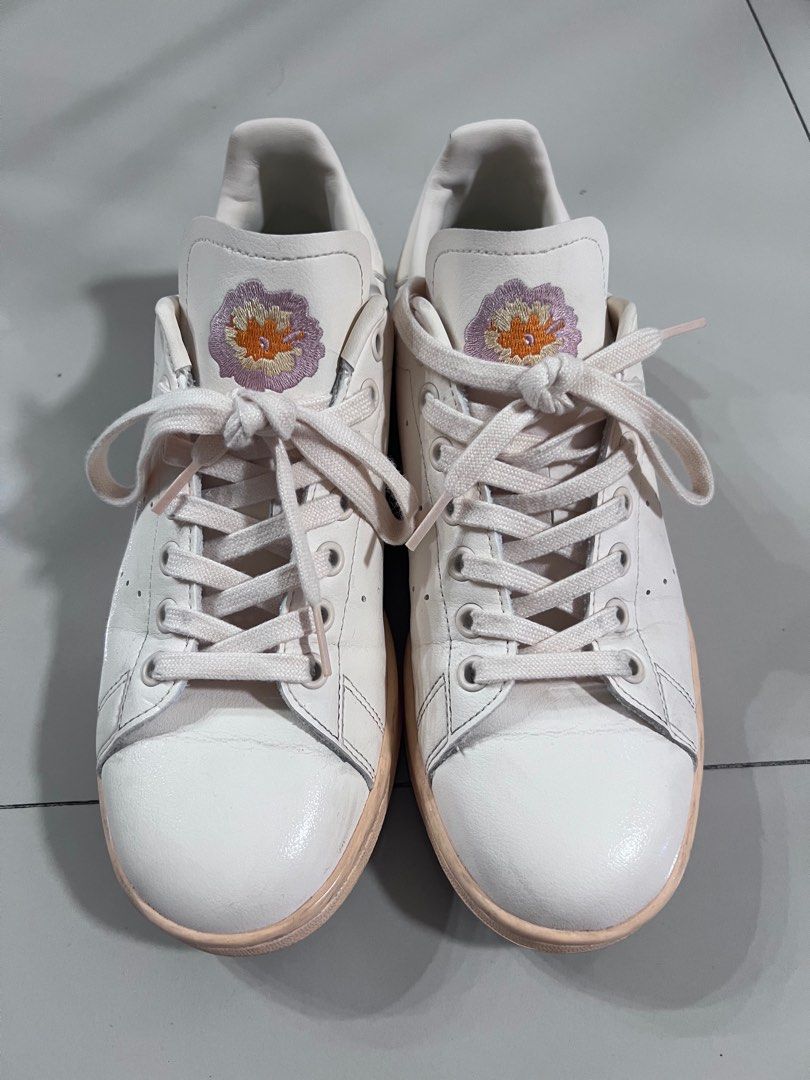 Adidas stan store smith white peach