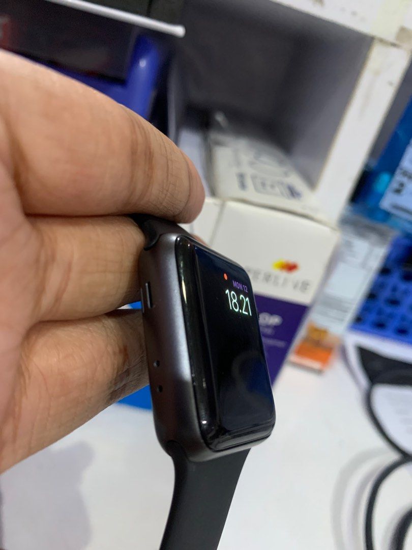 Apple watch series 3 38mm hotsell olx
