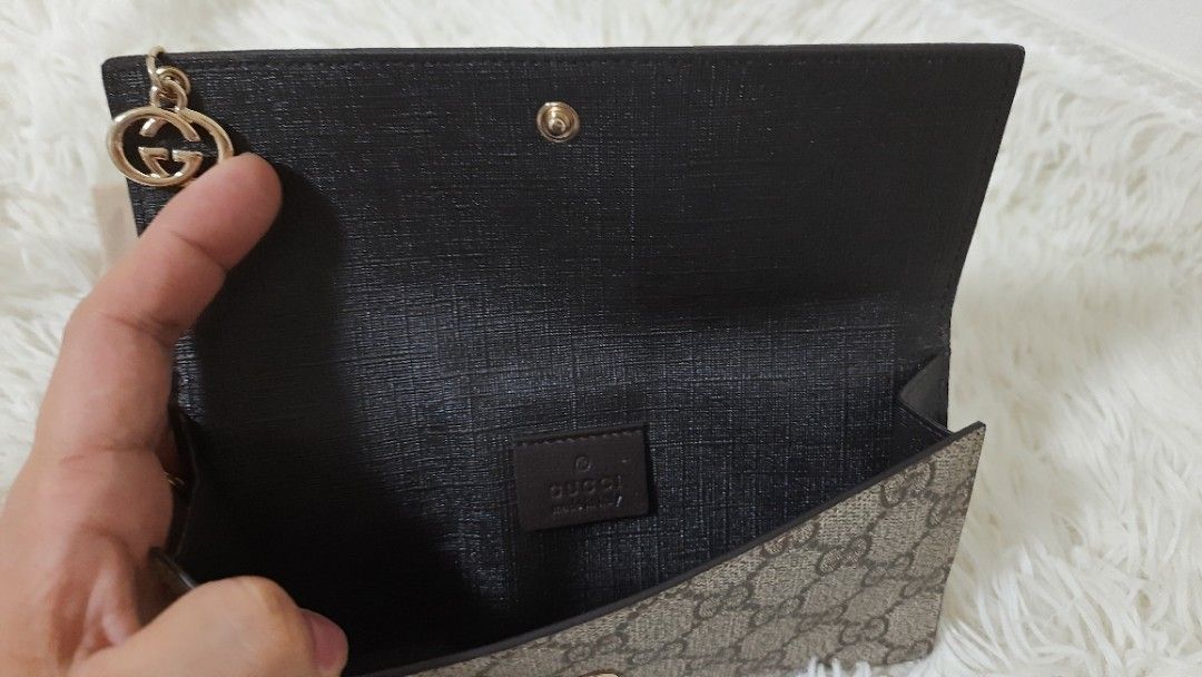 💯Authentic GUCCI GG Supreme Marmont Long wallet brown (Category: Luxury Bags & Wallets) located in Santa Rosa. Submitted by Zophahollic (Listing ID 1237109126, Image 2). Description: ✅️ In Excellent condition‼️ ✅️ with entrupy certificate, dustbag ✅️ Coded.