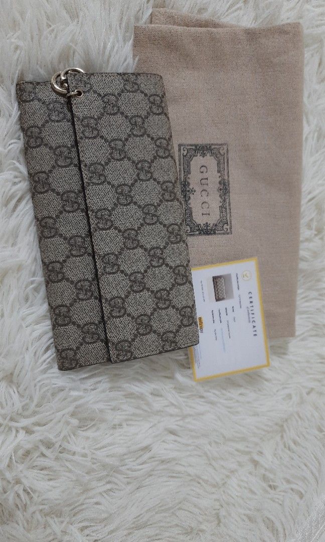 💯Authentic GUCCI GG Supreme Marmont Long wallet brown (Category: Luxury Bags & Wallets) located in Santa Rosa. Submitted by Zophahollic (Listing ID 1237109126, Image 1). Description: ✅️ In Excellent condition‼️ ✅️ with entrupy certificate, dustbag ✅️ Coded.