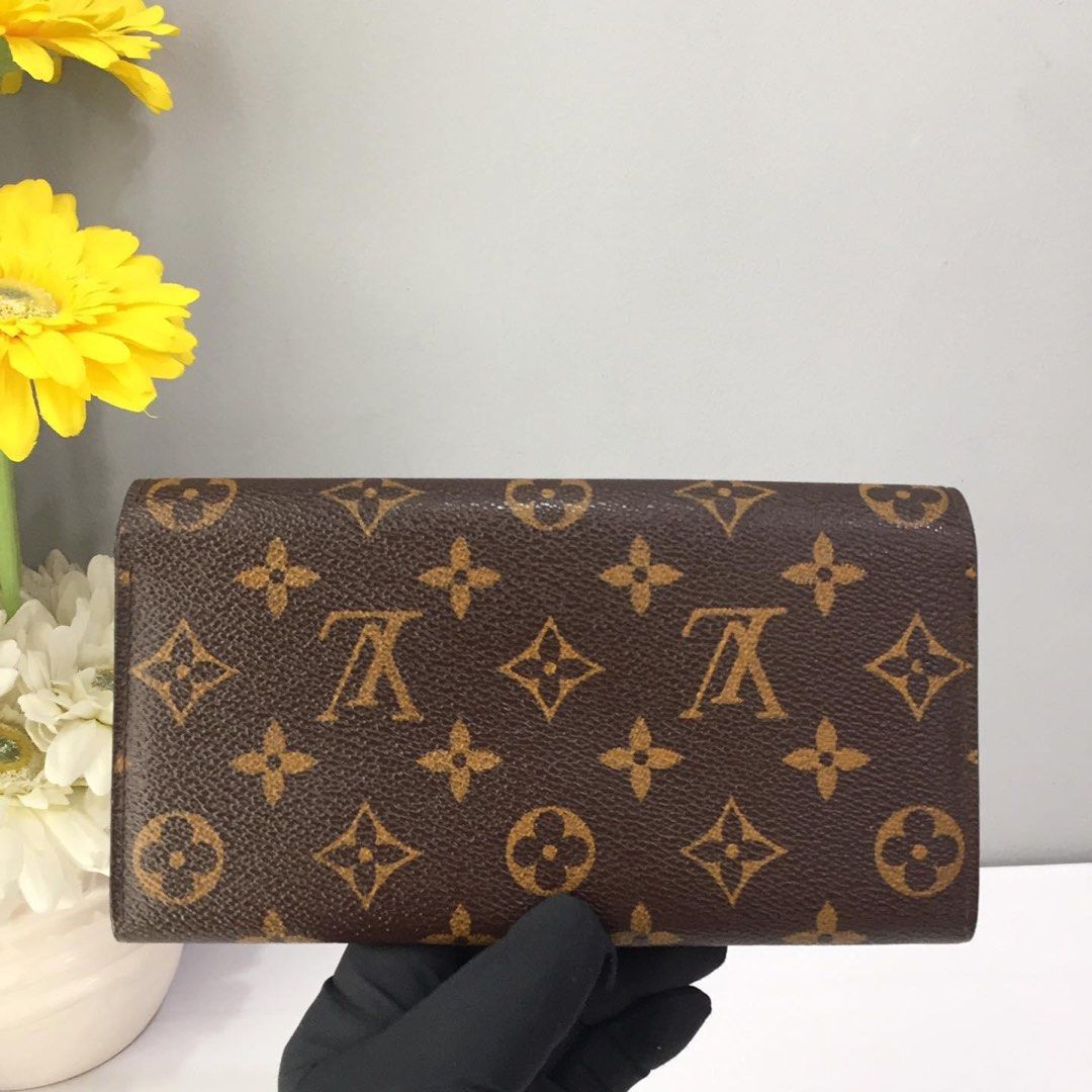 Authentic Preloved Louis Vuitton LV Sarah Monogram Long Wallet with Two  Card Slots, Luxury, Bags & Wallets on Carousell