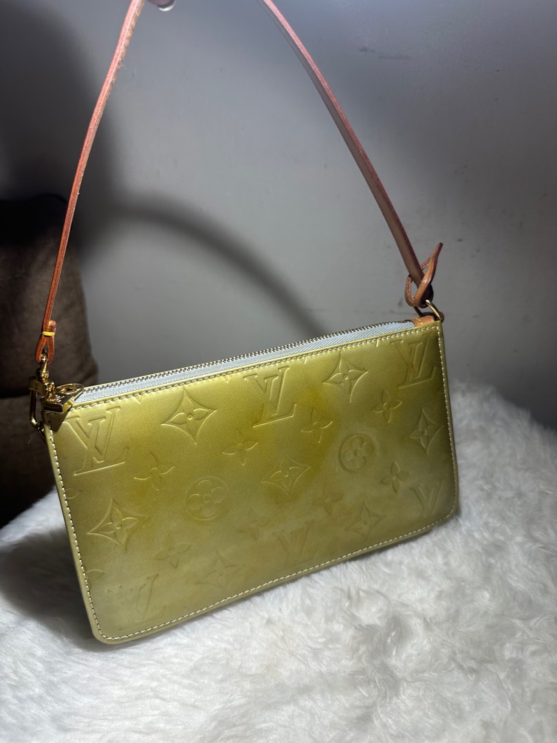 Vintage Louis Vuitton Yellow Vernis Monogram Lexington Pochette Bag VI0949  011323