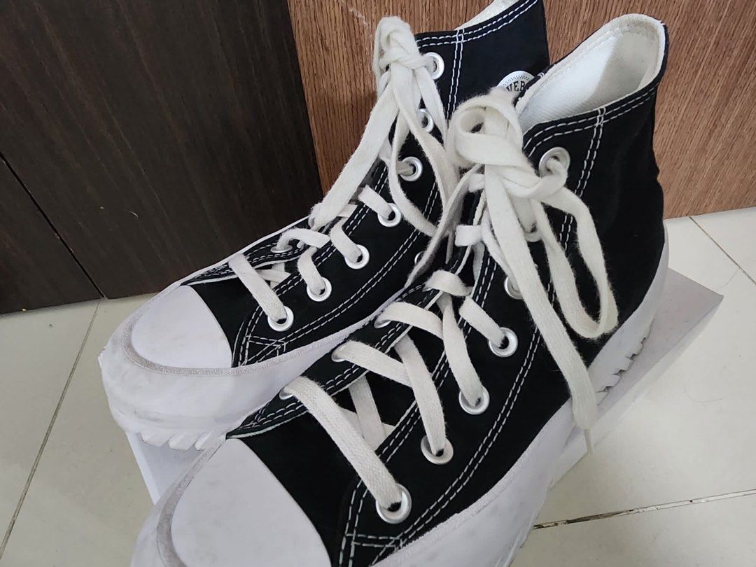 White on sale flat converse