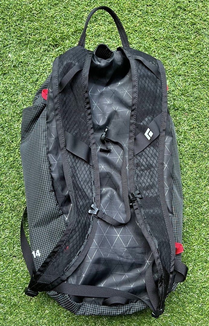 Black Diamond Trail Zip 14L Carousell