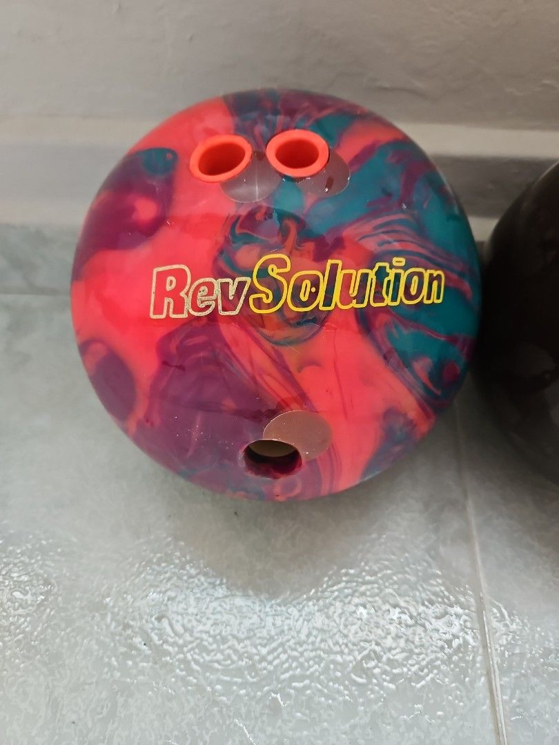 Bowling balls for sale, Sports Equipment, Sports & Games, Billiards