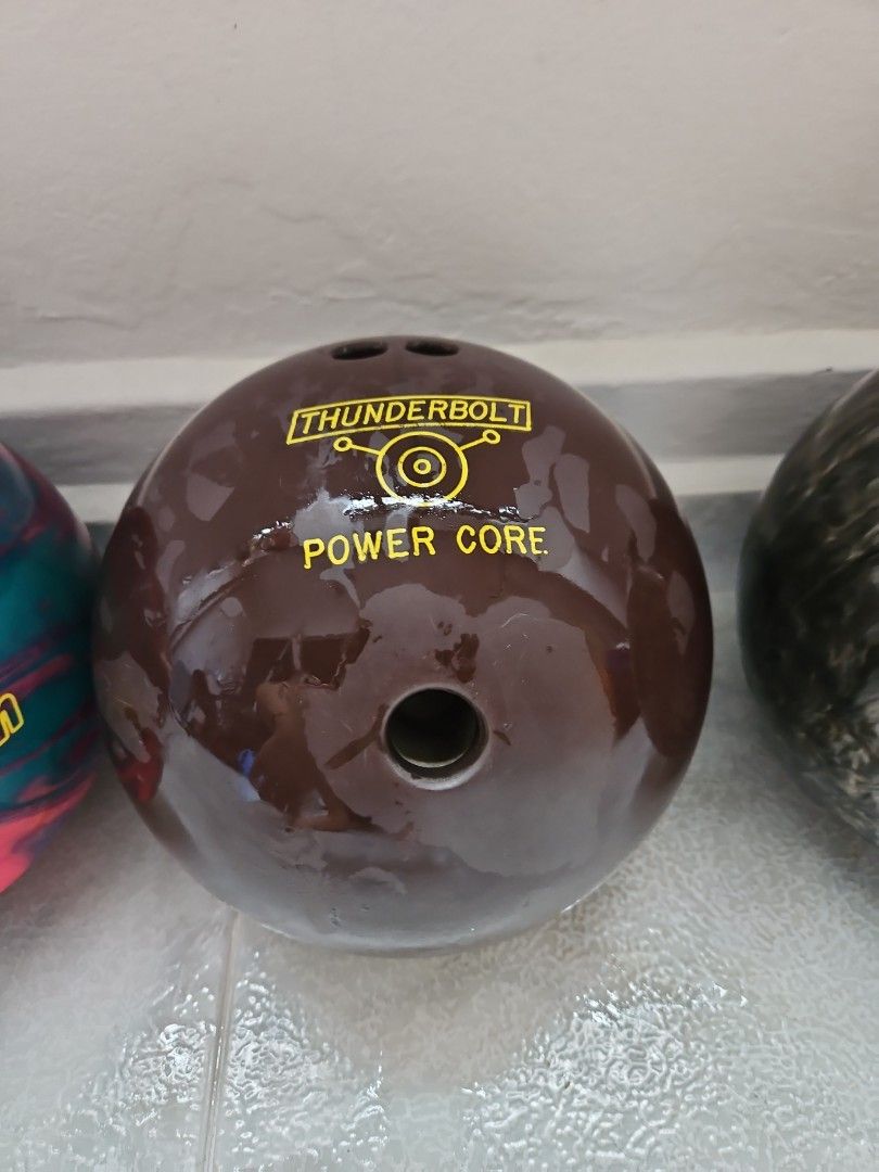 Bowling balls for sale, Sports Equipment, Sports & Games, Billiards