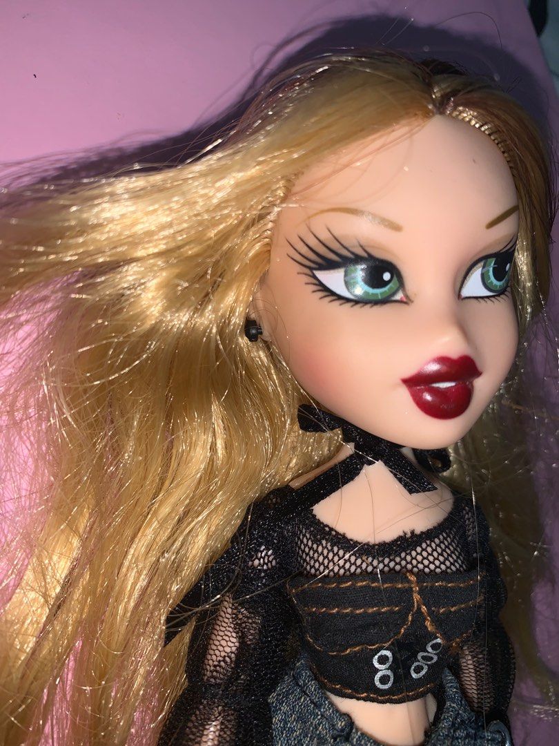 Bratz Midnight Dance Collection Fianna Doll, Hobbies & Toys, Toys & Games  on Carousell