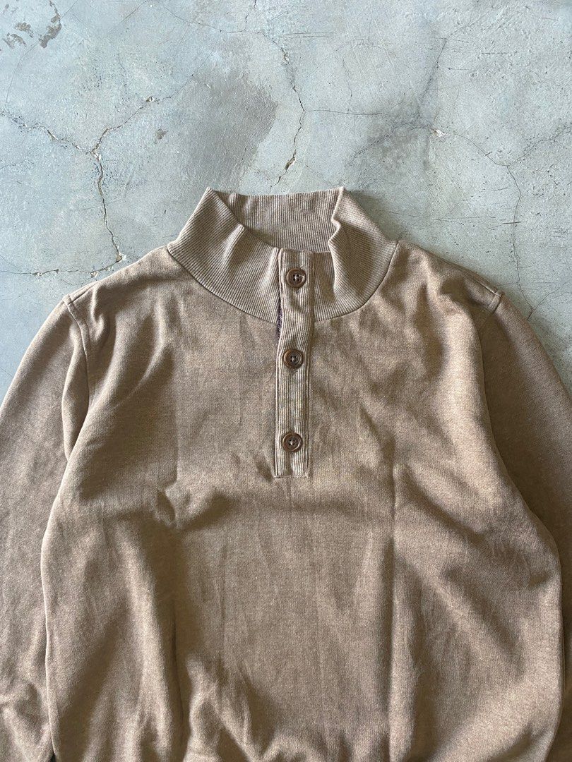 Button up sweatshirt (Category: Coats, Jackets and Outerwear) located in Shah Alam. Submitted by henri_room (Listing ID 1237064607, Image 2). Description: manual measurement size: m pit : 20 length : 24 condition : 9/10 no faded and holes aesthetic color still worth to buy RM28 include postage Lessgooo!.