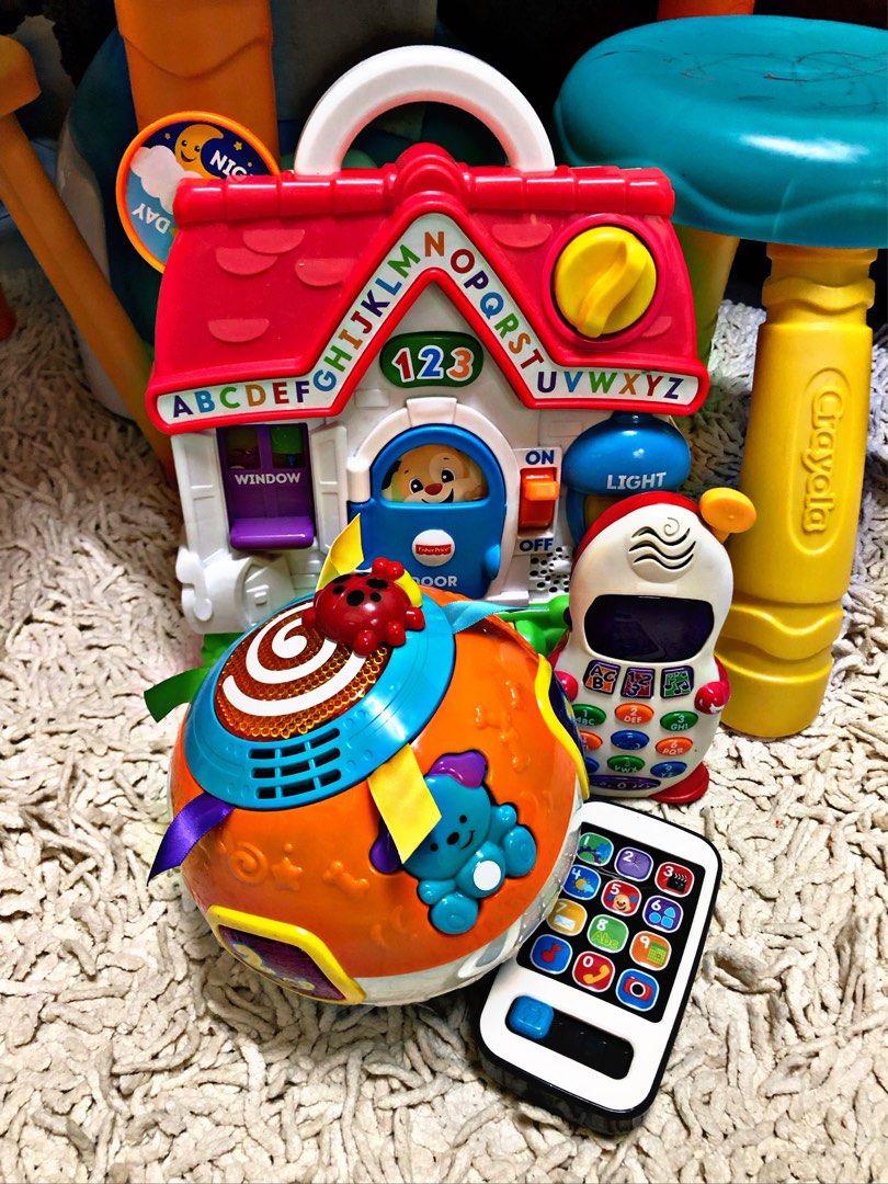 Fisher price puppy's busy activity home top
