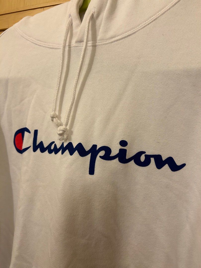 Champion hoodie hotsell fuzzy logo