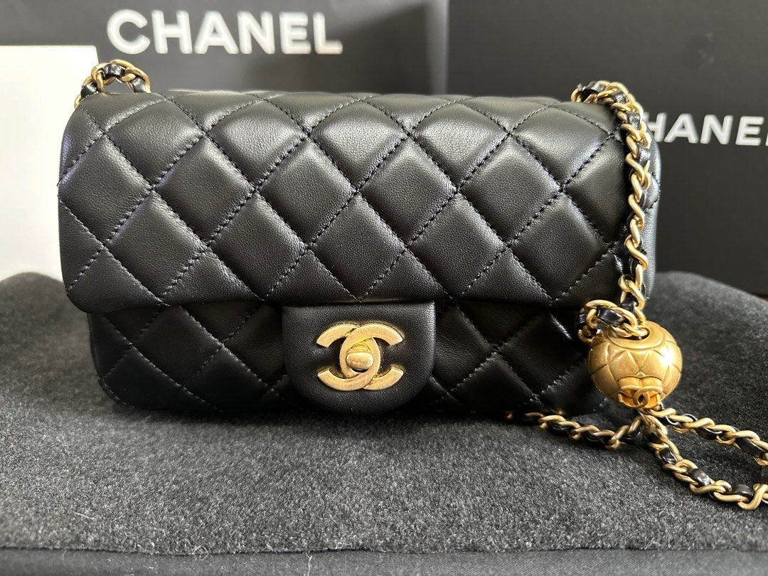 Chanel 22C Mini Flap Bag Mini Imitation Pearl Black in Leather with  Gold-tone - DE