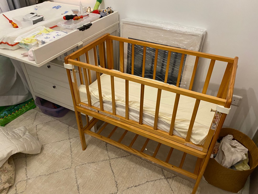 Co sleeping cot, Babies & Kids, Baby Nursery & Kids Furniture, Cots