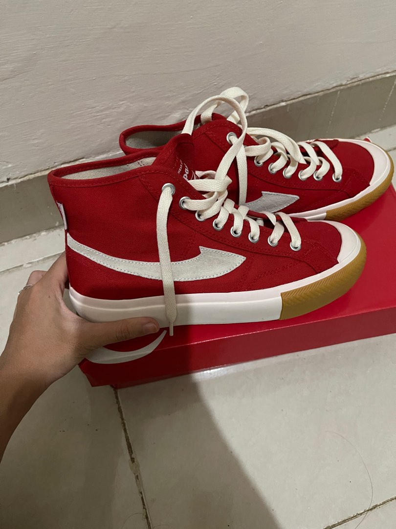 Compass gazelle high series red gum, Fesyen Wanita, Sepatu di Carousell