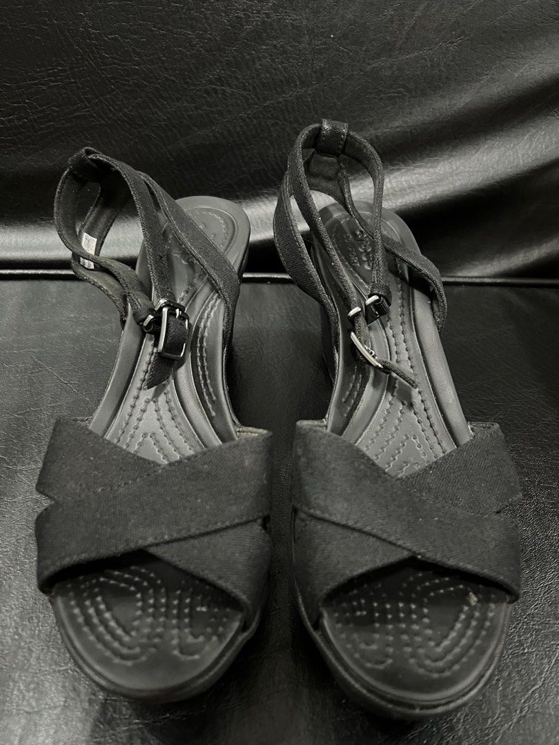 Crocs leigh ii cross strap wedge clearance