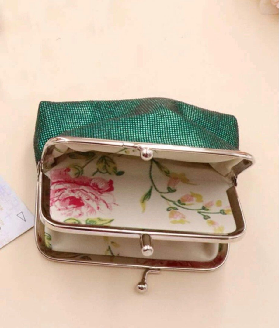 Double kiss hotsell lock clutch wallet