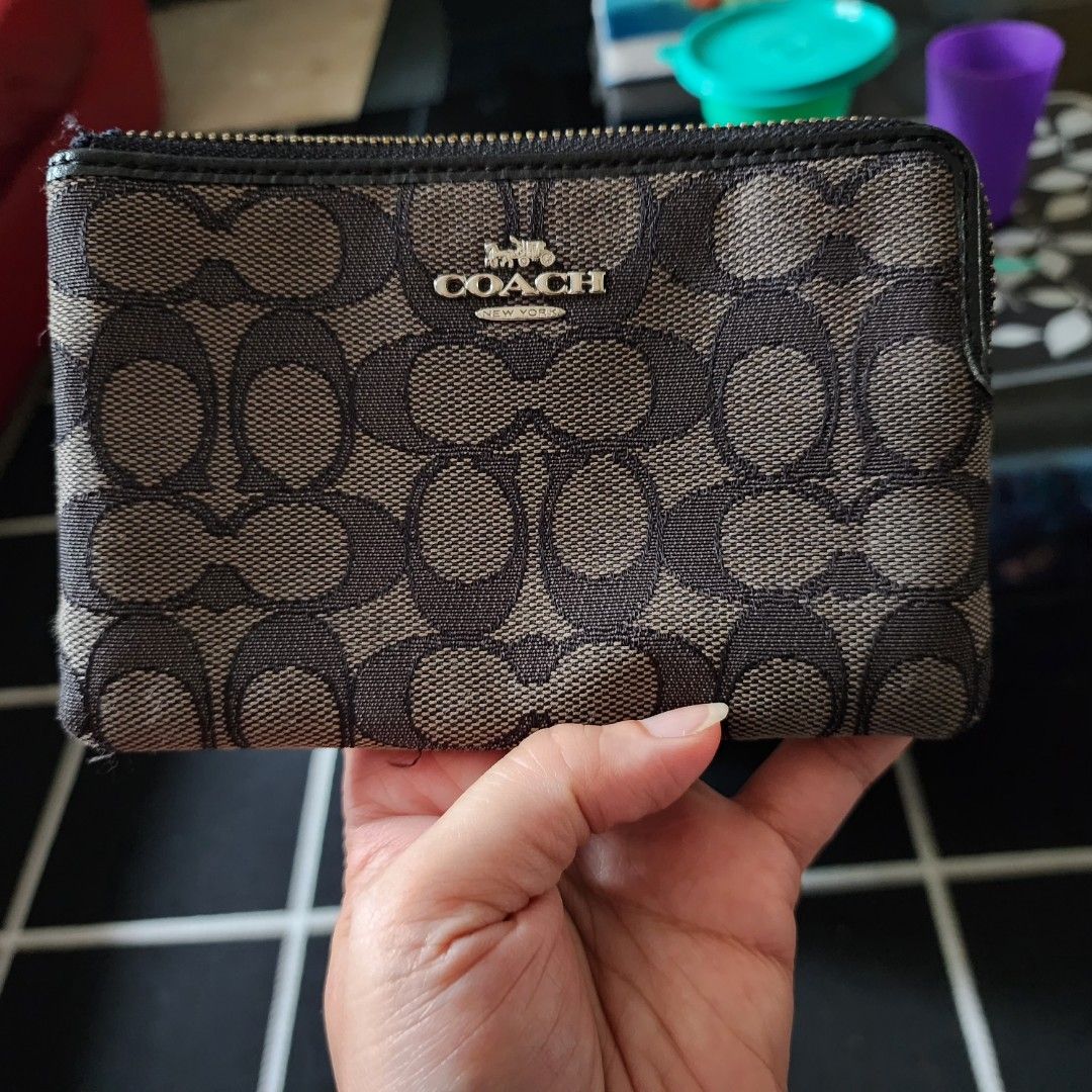 Coach Small Trifold Wallet, Luxury, Bags & Wallets on Carousell