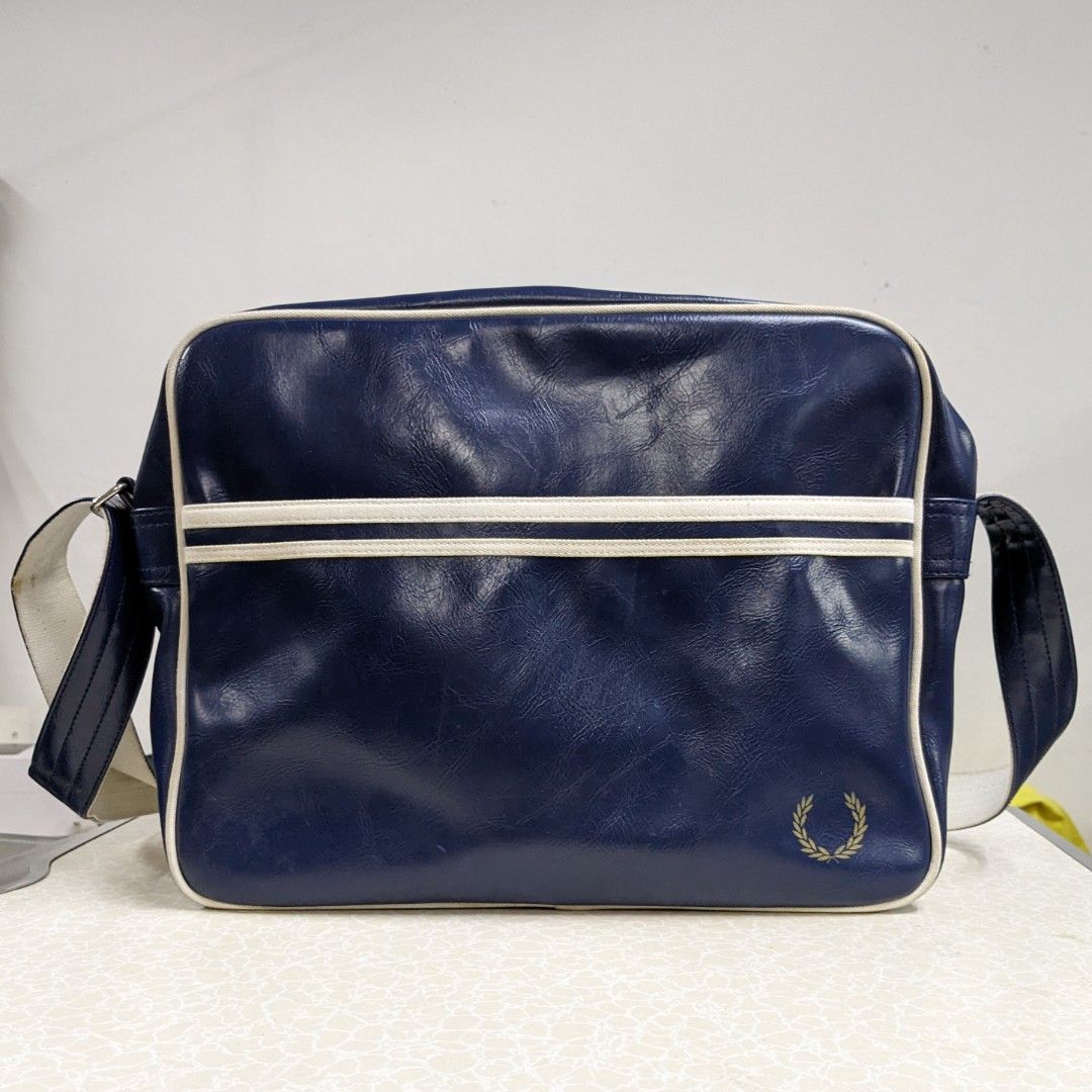 Fred Perry Classic Messenger Bag, Men's Fashion, Bags, Sling Bags on