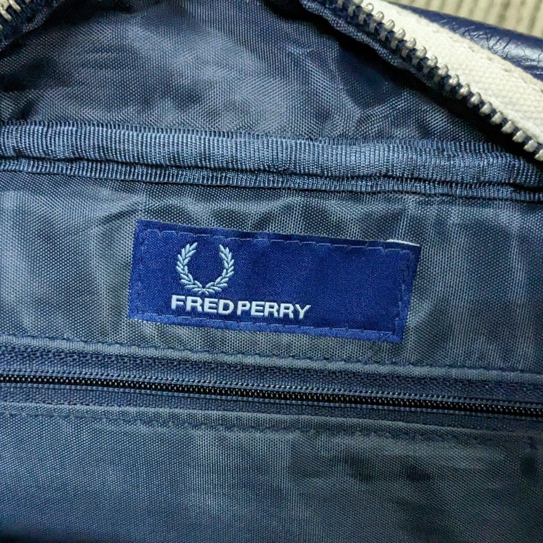 Fred Perry Classic Messenger Bag, Men's Fashion, Bags, Sling Bags on