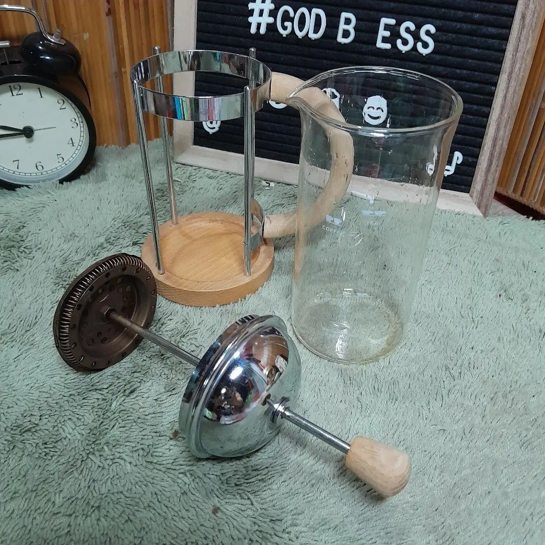 French Coffee Press (Category: Coffee & Tea Tableware) located in Malolos. Submitted by jestrelita (Listing ID 1236999310, Image 3). Description: French Coffee Press P520 only - up to 2cups capacity - combination of glass, stainless frame, and wooden base and handle - with minimal sign of usage - good condition 🇯🇵🏯👘👺🗾🍱🎎🍜🍙.