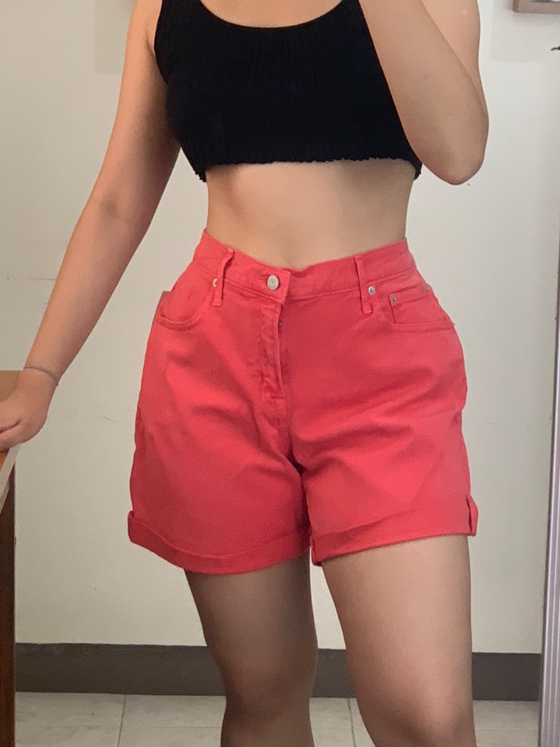 Gap red shorts 2025