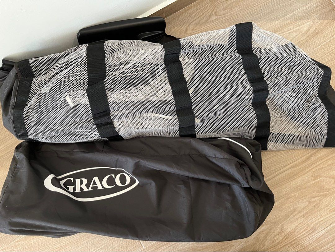 Graco Compact Travel Cot (Birth to 3 Years Approx.) with Signature