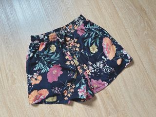 Hervelvetvase Floral Shorts in size S