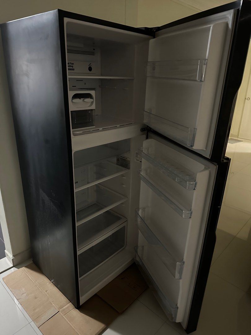 Hitachi 2 doors Fridge/Freezer good condition, TV & Home Appliances, Kitchen Appliances