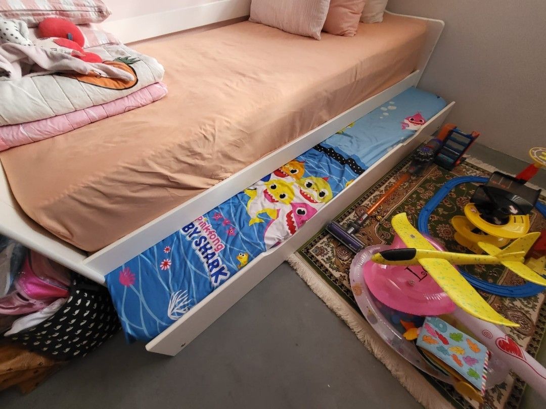 Forty two pull store out bed