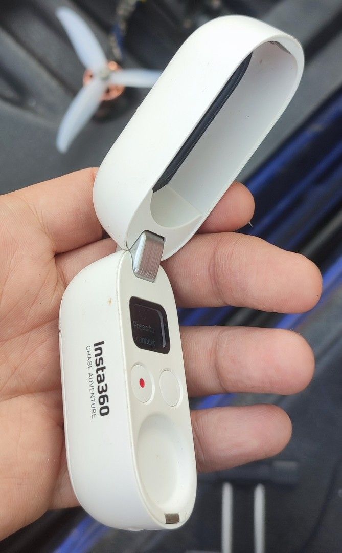 Insta360 Go 2 charging case + Controller Only (No Camera), Photography