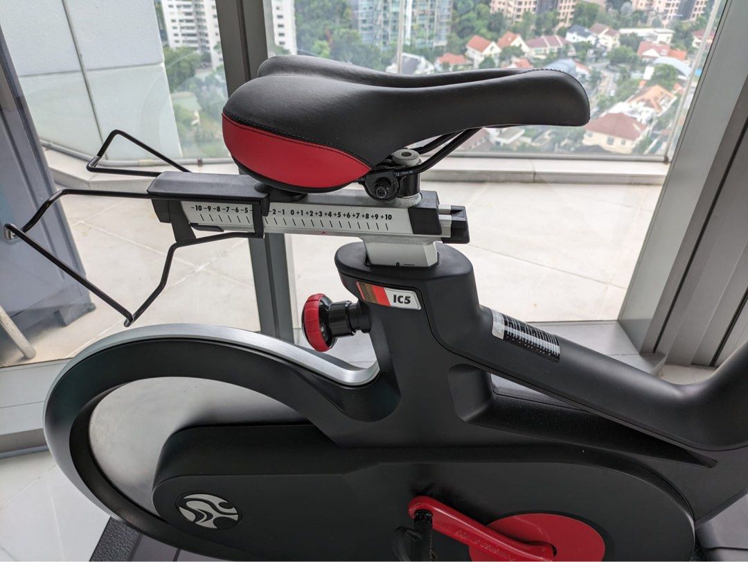 Life Fitness IC5 Bike Sports Equipment Exercise Fitness