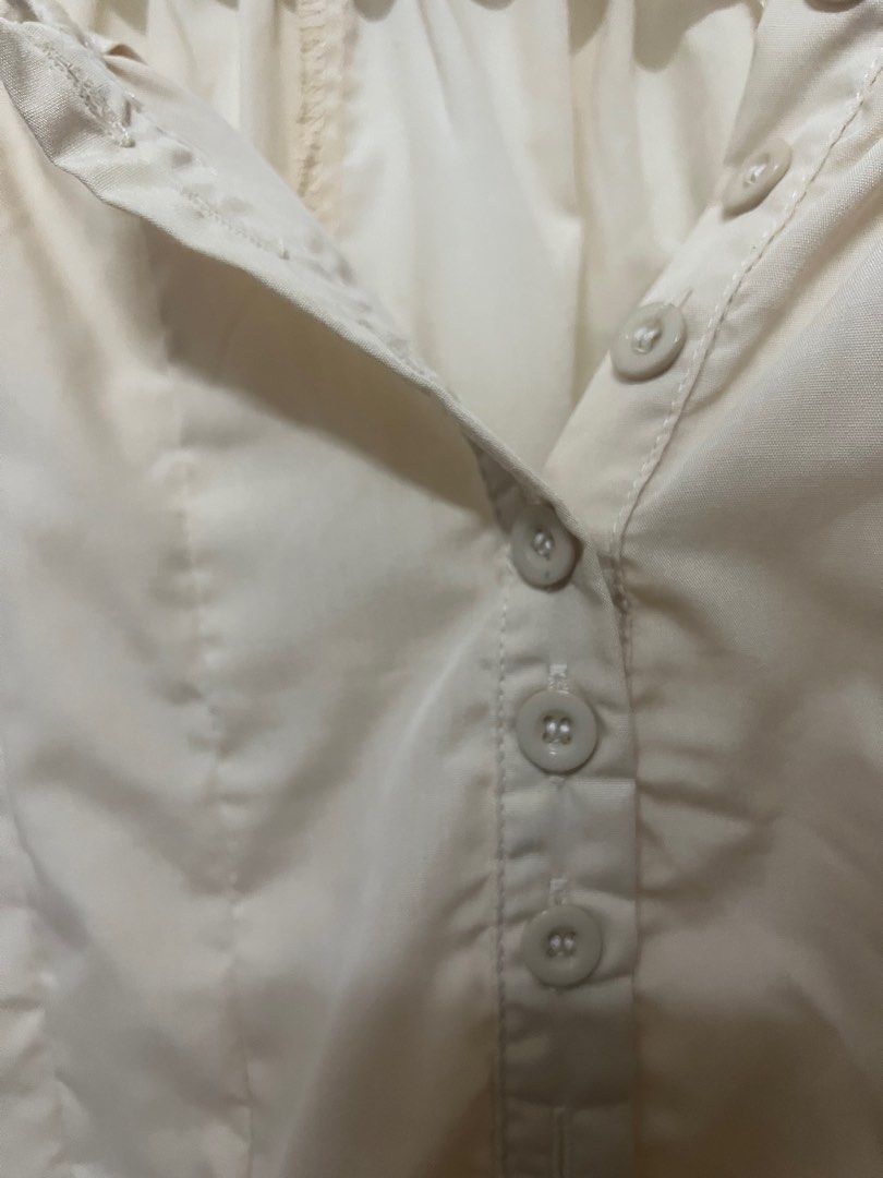 LONG BLOUSE (Category: Dresses) located in Segamat. Submitted by nishzack (Listing ID 1237143782, Image 2). Description: Size S to XL Labuh : 132cm.