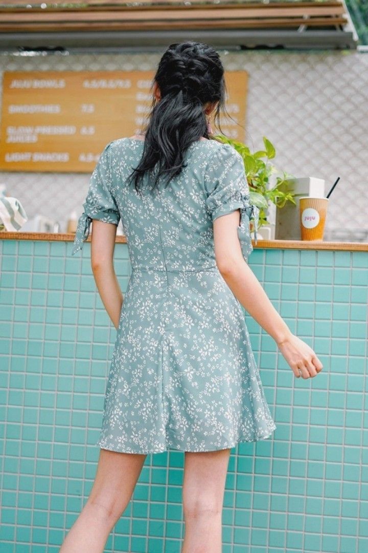 Elara dress in floral field green cheap