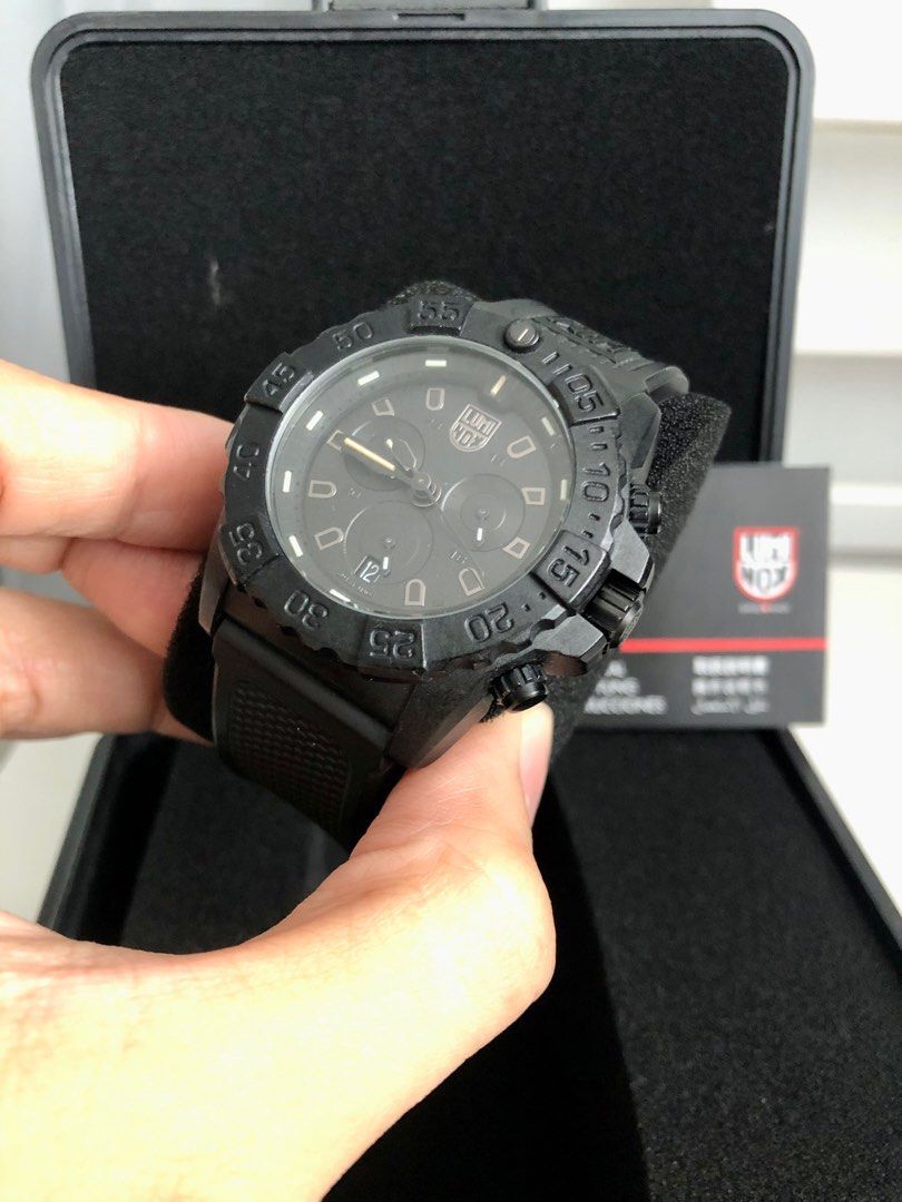Luminox sales blackout chronograph