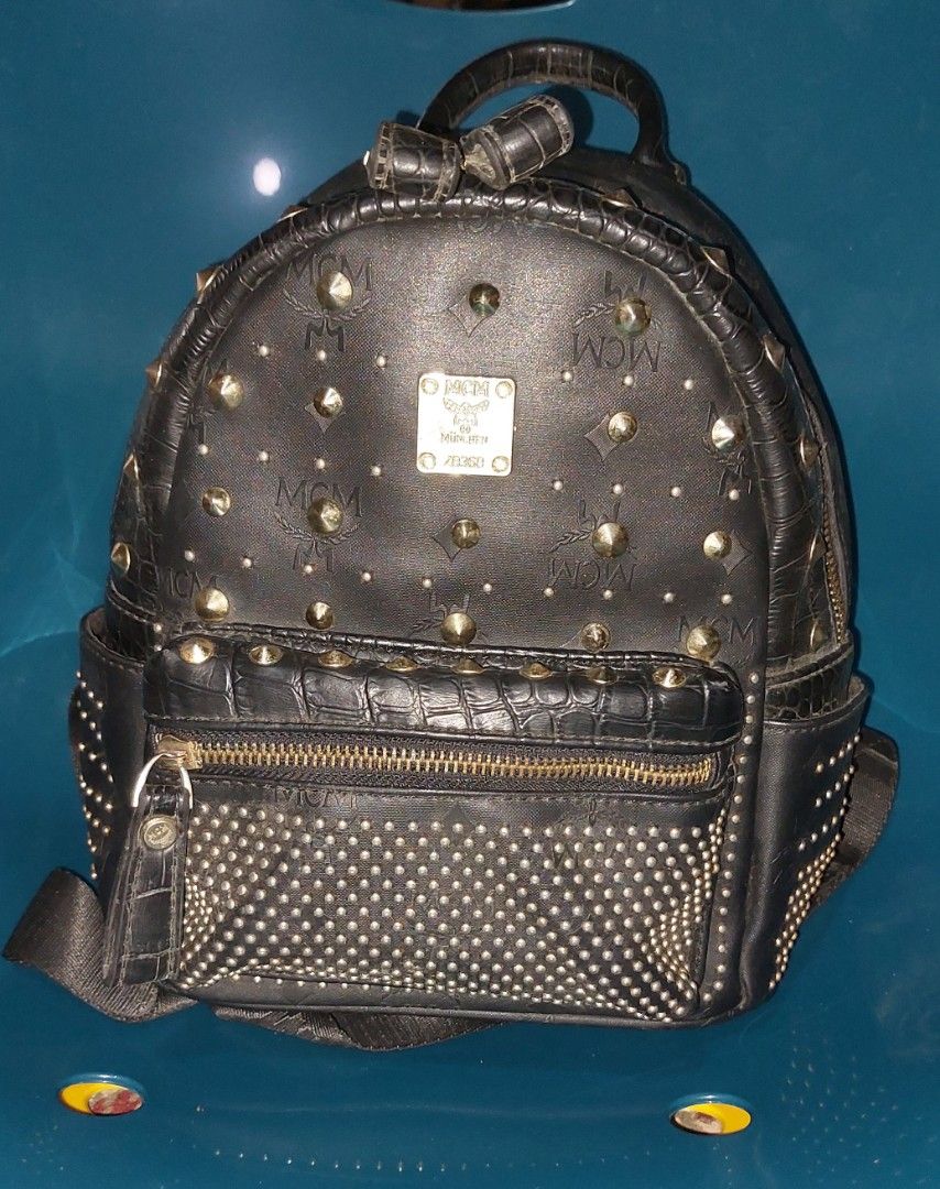 Mcm z8364 backpack hotsell