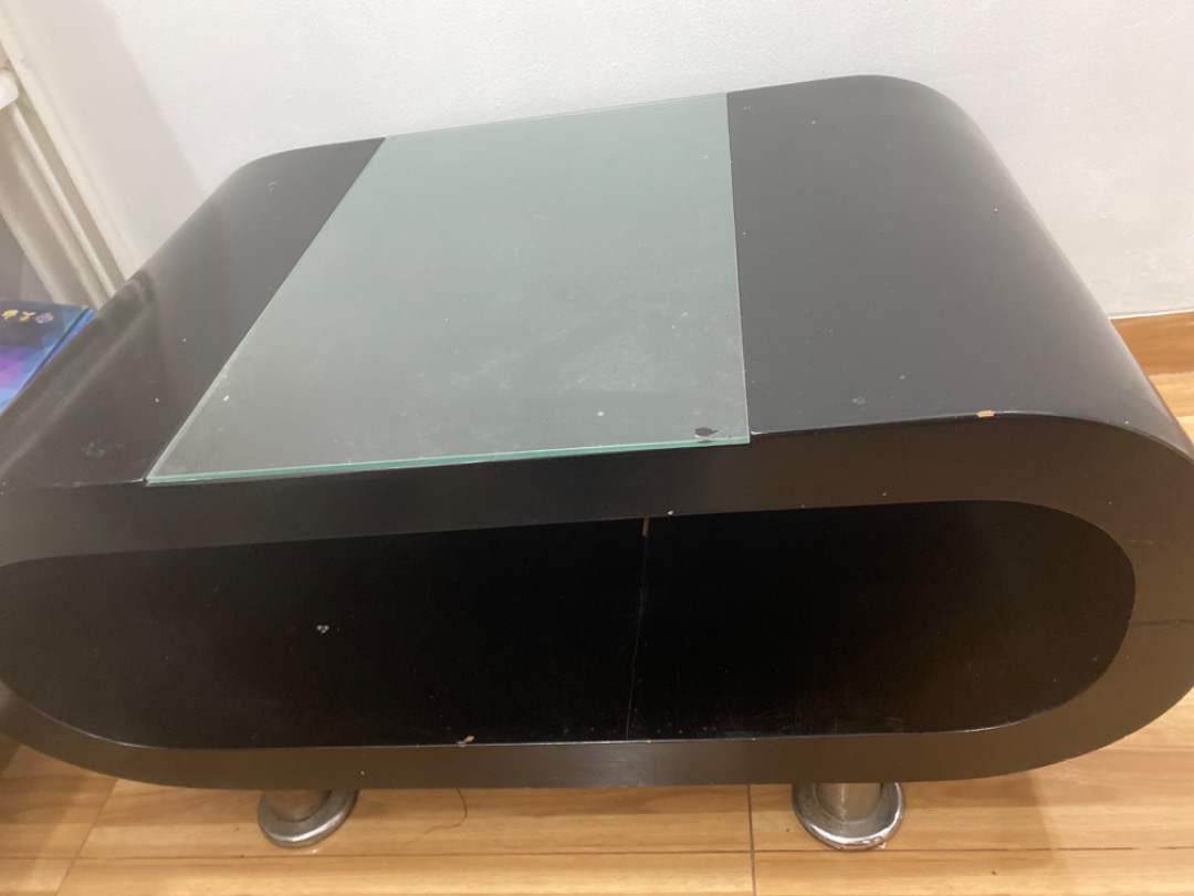 Meja ruang tamu kayu, Perabotan Rumah di Carousell