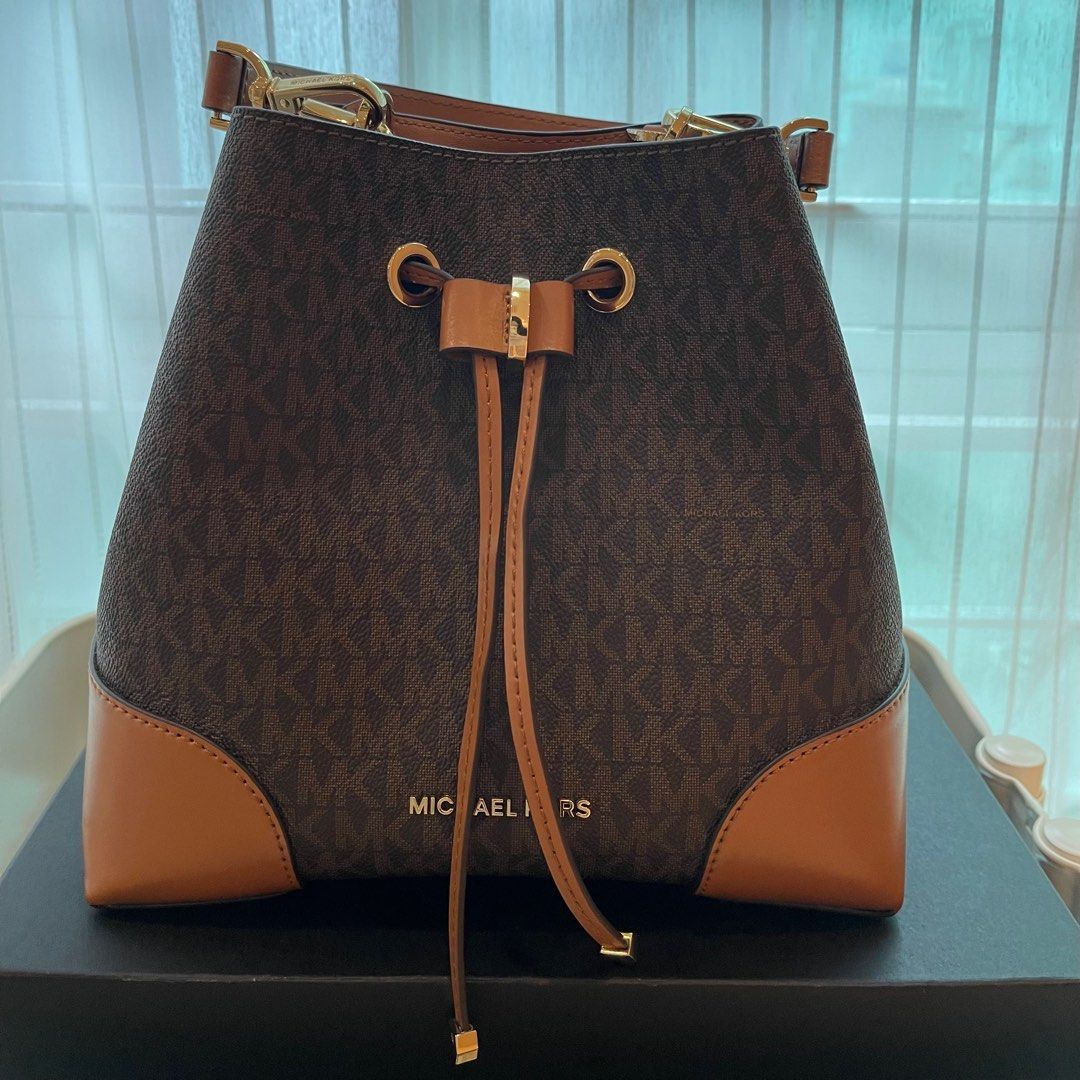 Michael kors MK bucket bag, Luxury, Bags & Wallets on Carousell