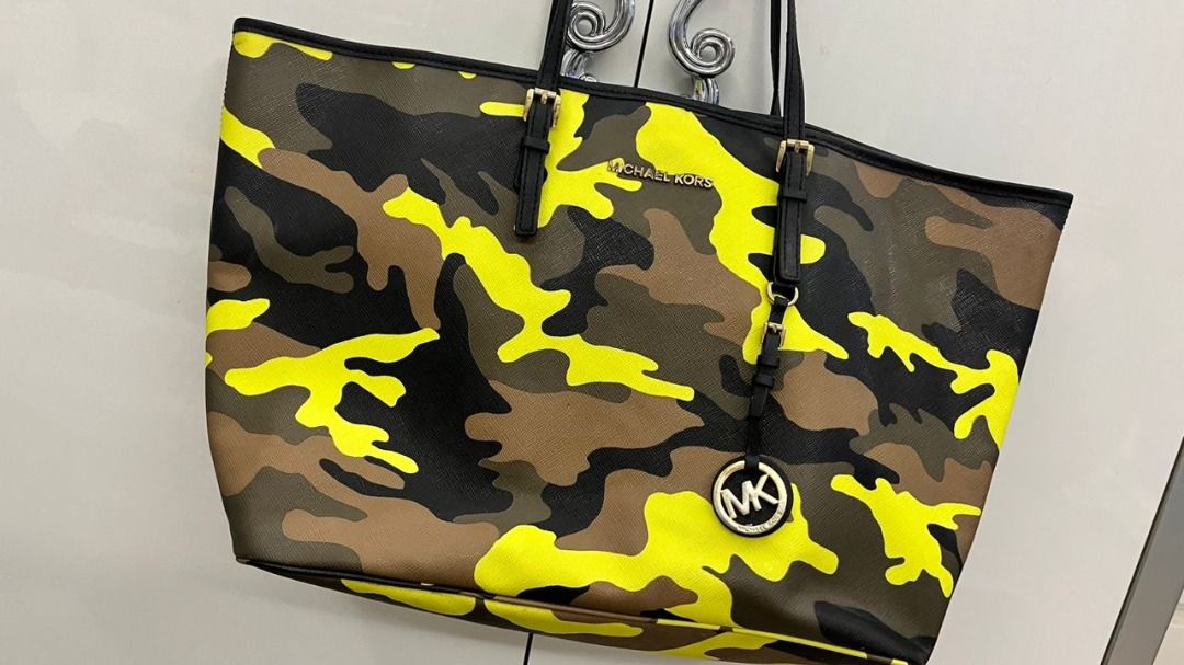 Michael kors outlet camo tote
