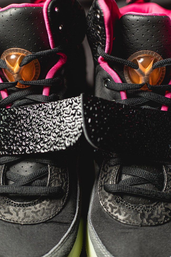 NIKE AIR YEEZY 'BLINK' (All sizes available), Men's Fashion, Footwear,  Sneakers on Carousell
