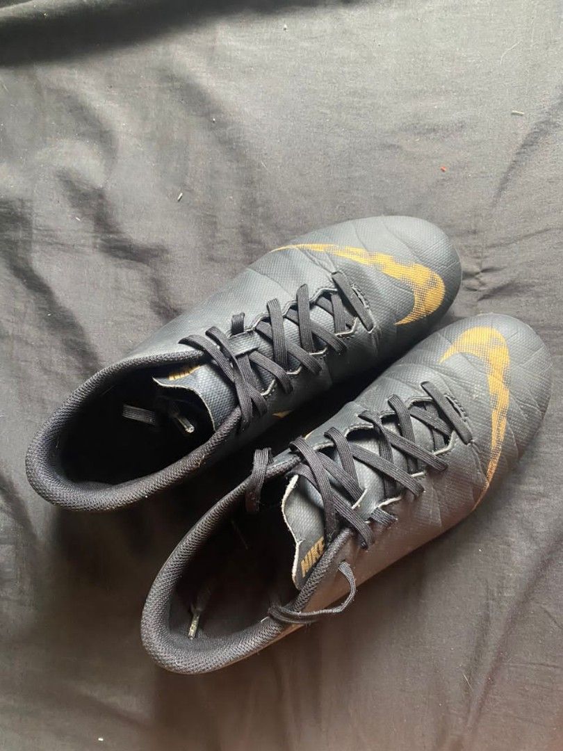 Nike cheap silver 42