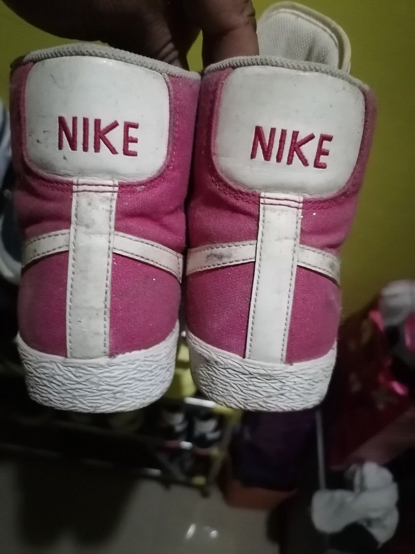 cheap pink nike shoes