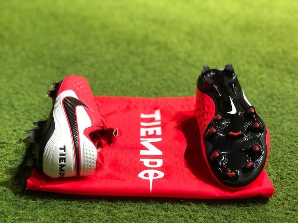 nike tiempo legend 8 junior