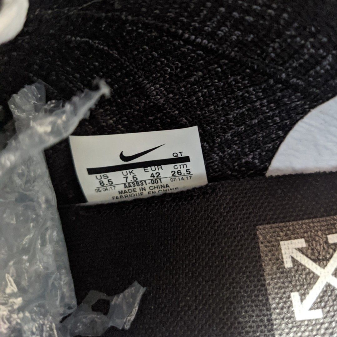 Off white vapormax size tag hotsell