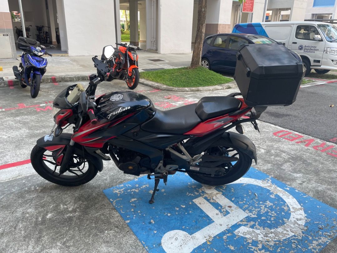 pulsar dtsi 200