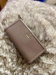 (Category: ) located in . Submitted by fashionmind21 (Listing ID 1237141137, Image 1). Description: .