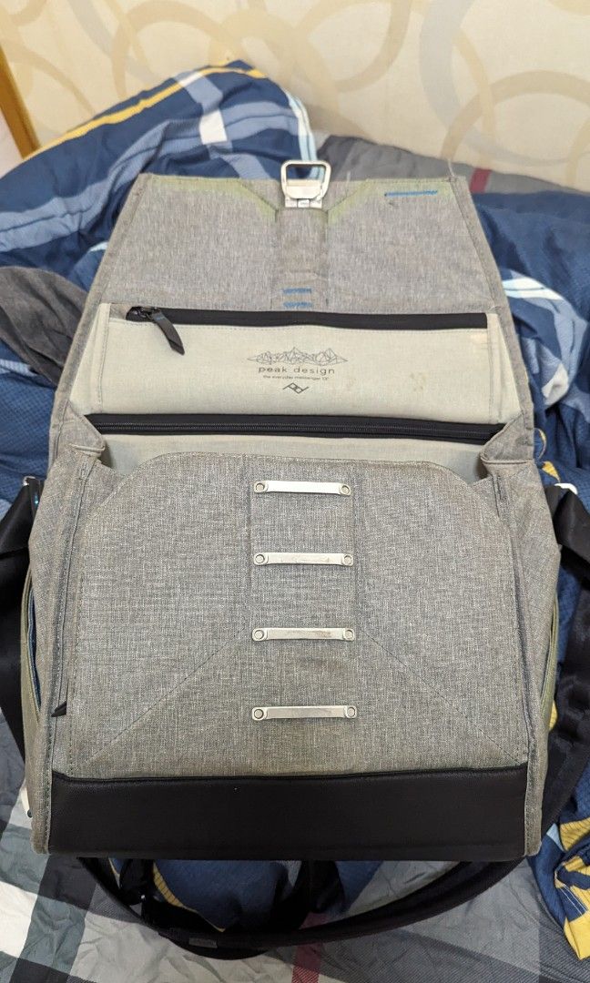 Peak design messenger bag 13 ash, 男裝, 袋, 小袋- Carousell