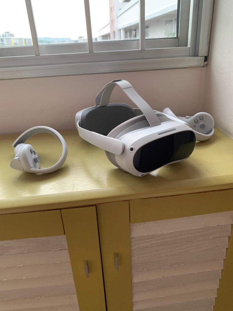 Pico 4 (128 GB) with AMVR facial interface , Video Gaming, Gaming ...