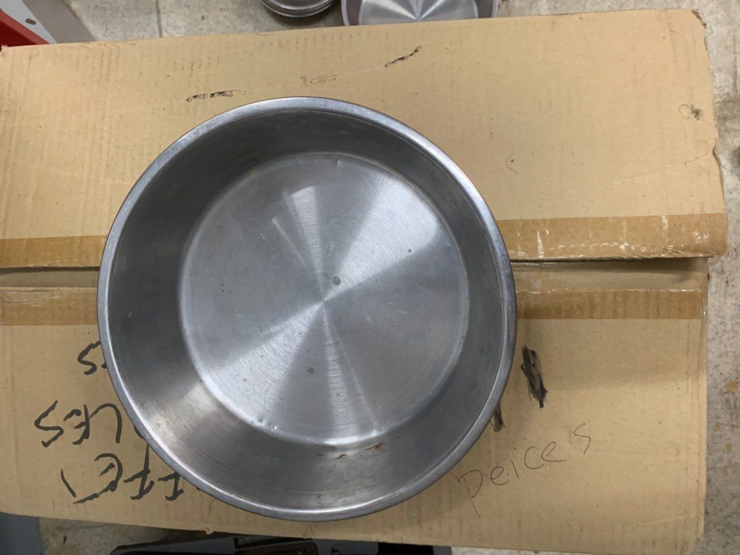 Pots (Category: Pots & Planters) located in Singapore. Submitted by constantine2 (Listing ID 1237141647, Image 3). Description: 26 Small pots: Diameter 8cm Height 4 cm 11 Medium pots: Dia 24 cm Ht 6 cm All for $30 Plus assorted ladders, selling for $50 for ALL..